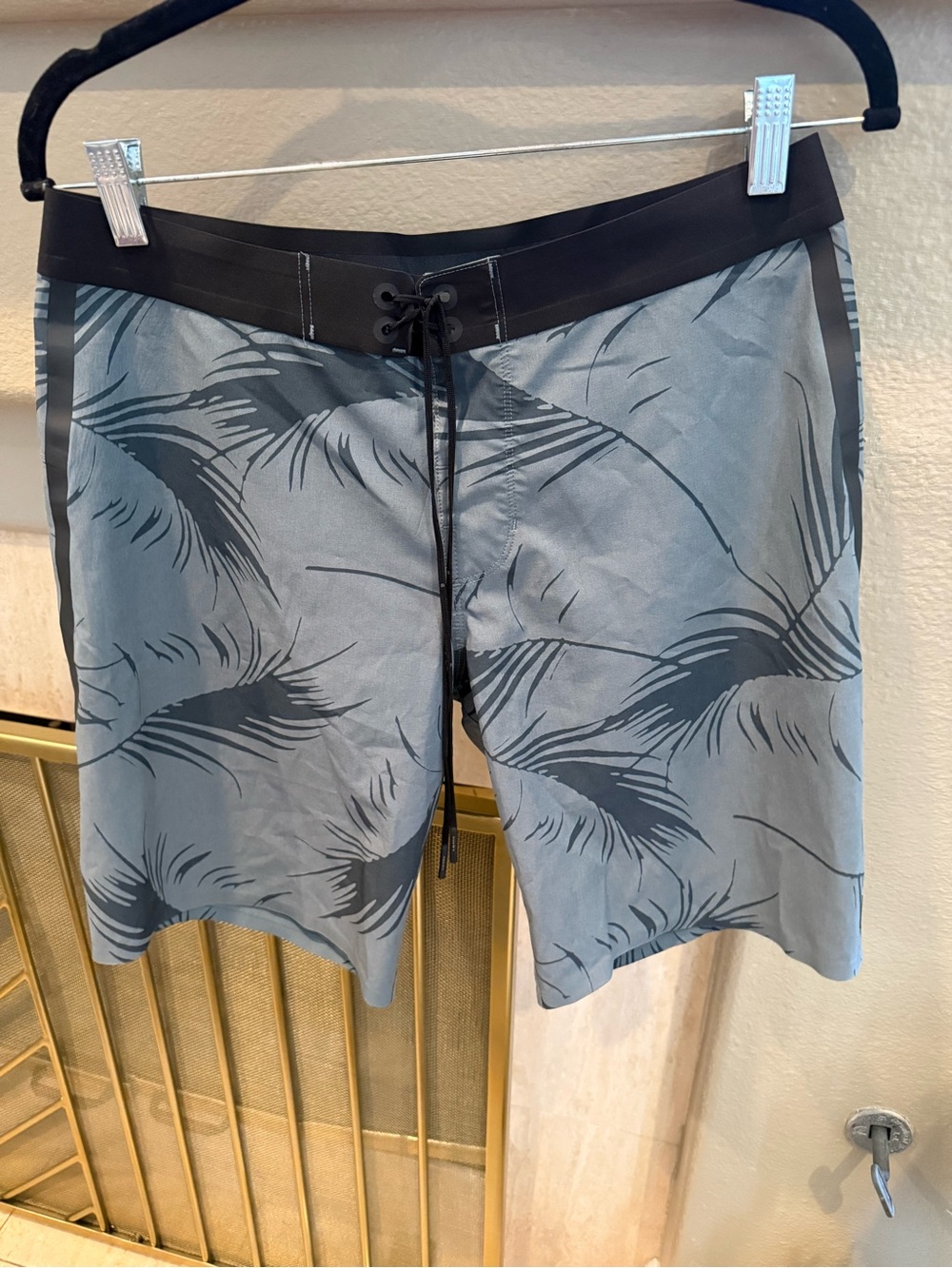 Men’s Vuori Swim / Board shorts NWOT size 28